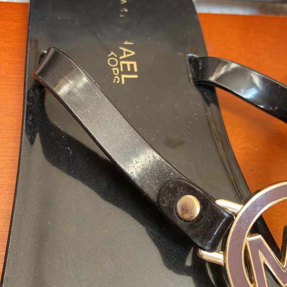 michael kors thong jelly sandals - Picture 3 of 14